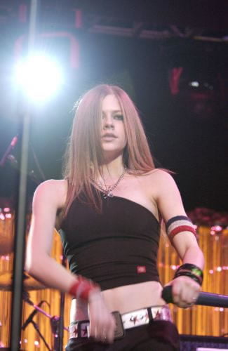 Avril Lavigne è la tua ragazza nev
 #98260810