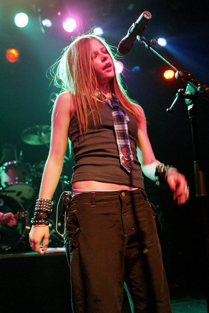 Avril Lavigne is your nev girlfriend #98260904