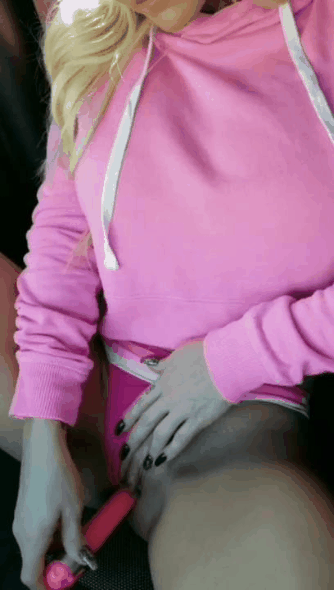 彼女はとても素晴らしいです
 #81979307