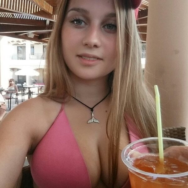 Nicht nackte, vollbusige Babes 12
 #95675258