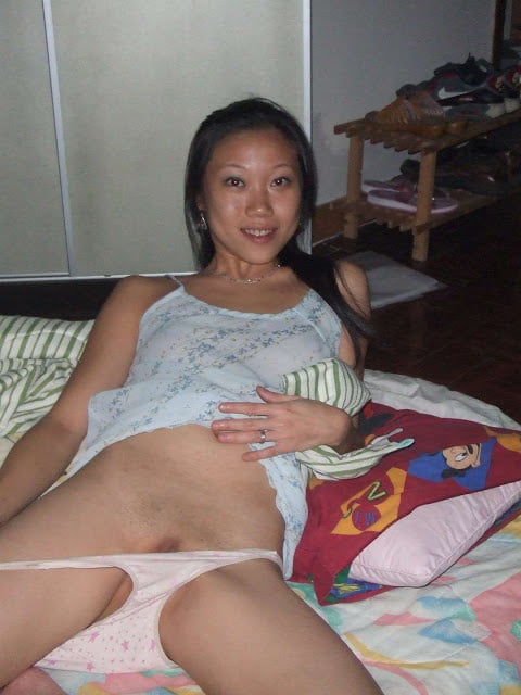 SDRUWS2 - MARRIED CHINESE SLUT SPREADS HER PUSSY #99988275