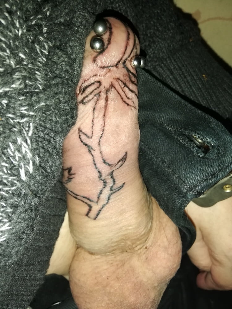 Tätowierter Schwanz
 #93195338