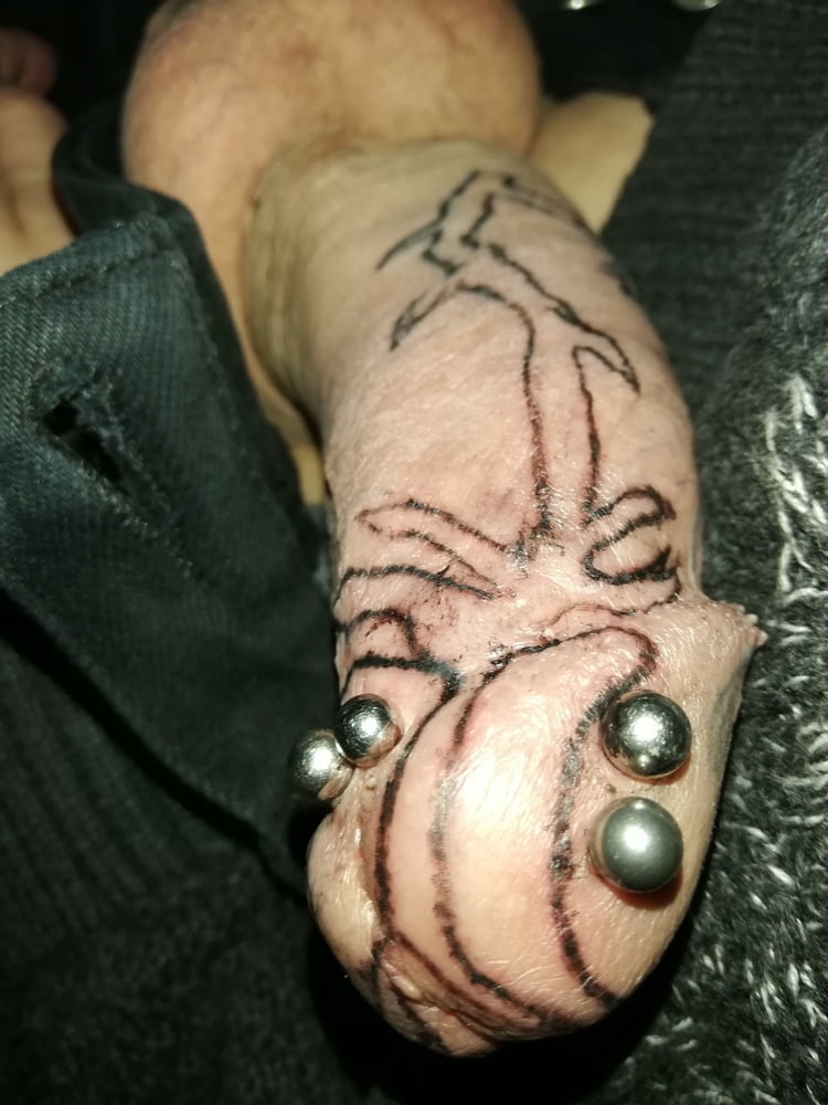 Tätowierter Schwanz
 #93195340