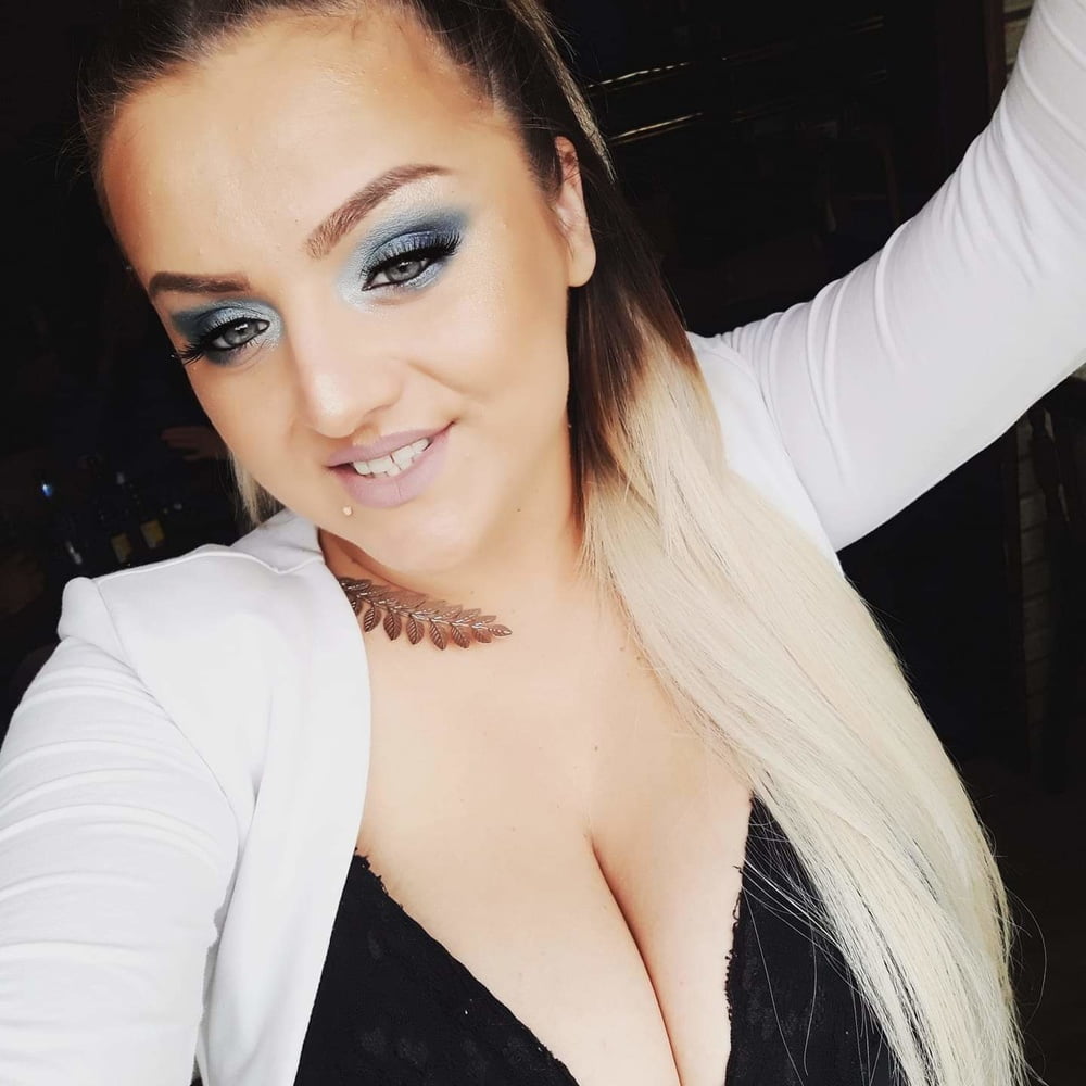 フィフィ
 #98040947