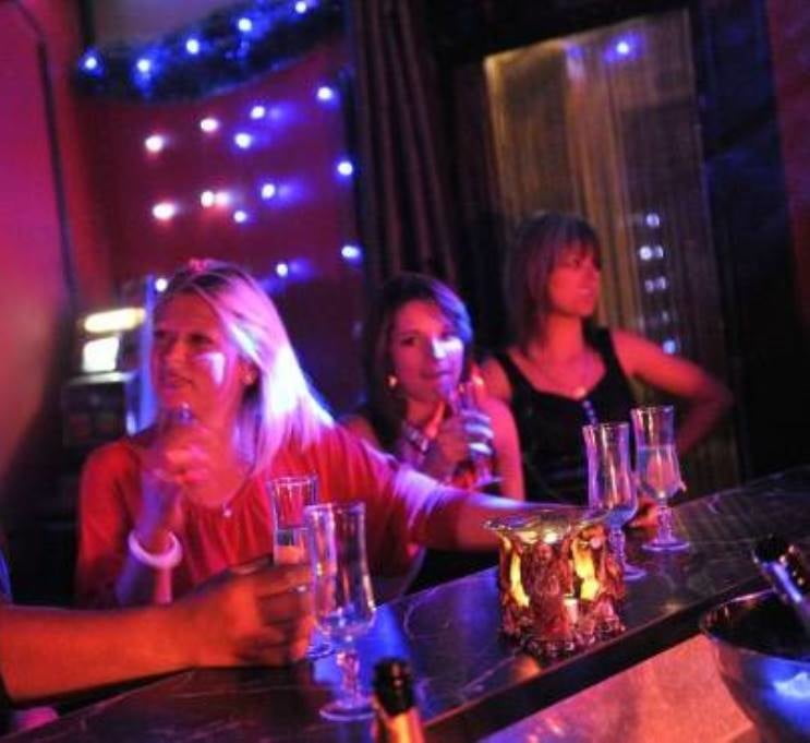 bar a hotesses #93529527