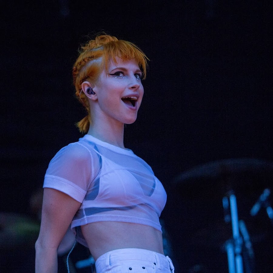Hayley williams gives mir schwer times!
 #104968631
