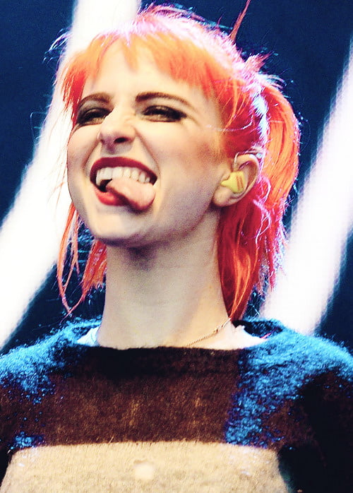 Hayley williams mi dà momenti difficili!
 #104968634