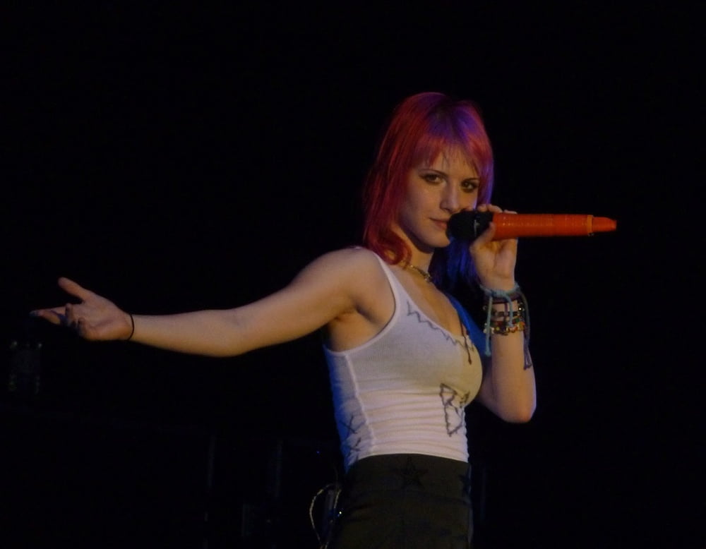 Hayley williams me donne du fil à retordre !
 #104968645