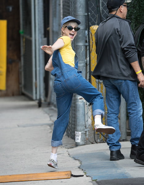 Hayley Williams gives me hard times! #104968677