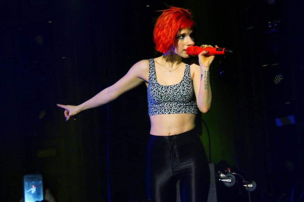 Hayley williams me donne du fil à retordre !
 #104968680