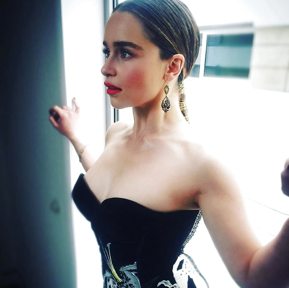 Emilia Clarke fit as fuck 2
 #92240462