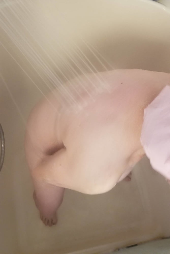 Meine sexy mormonische Frau in der Dusche
 #98033100