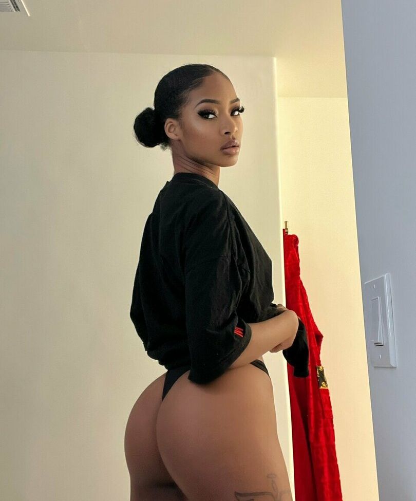 Isla Biza desnuda #108867894