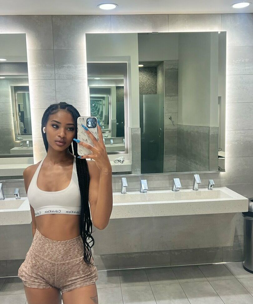 Isla Biza desnuda #108867903