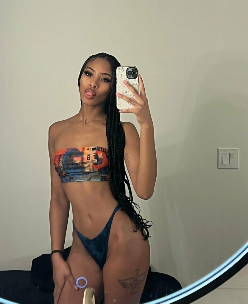 Isla Biza desnuda #108867919