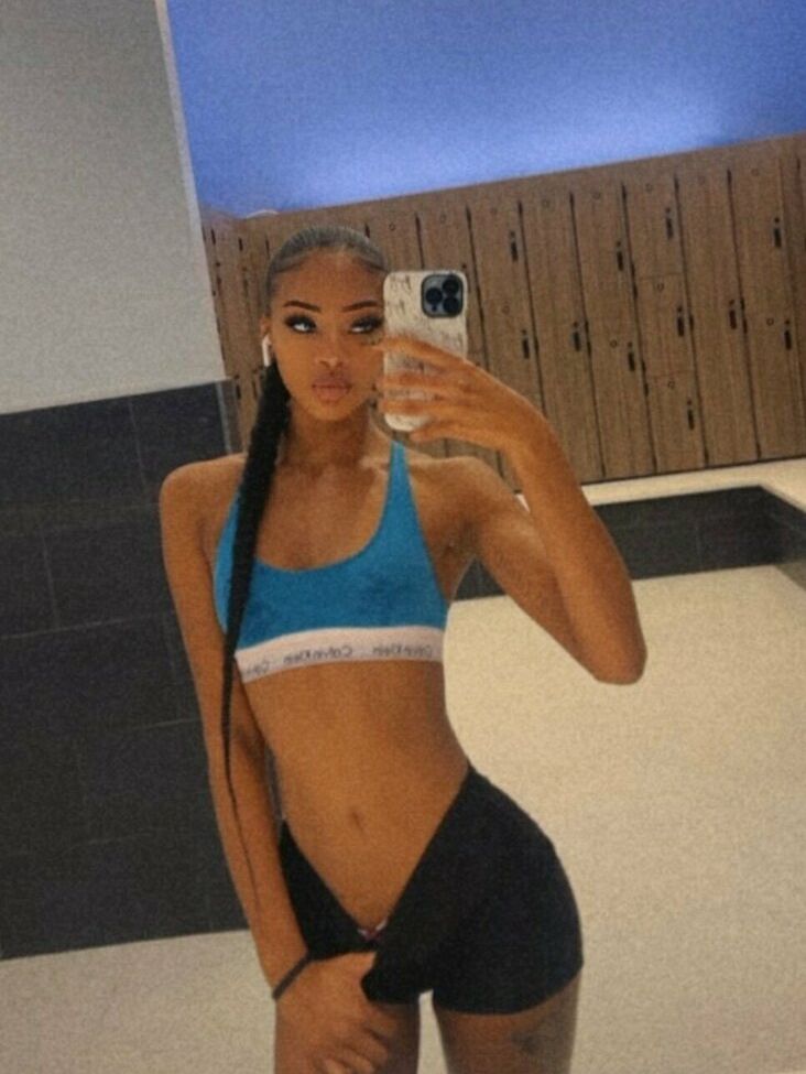 Isla Biza desnuda #108867964