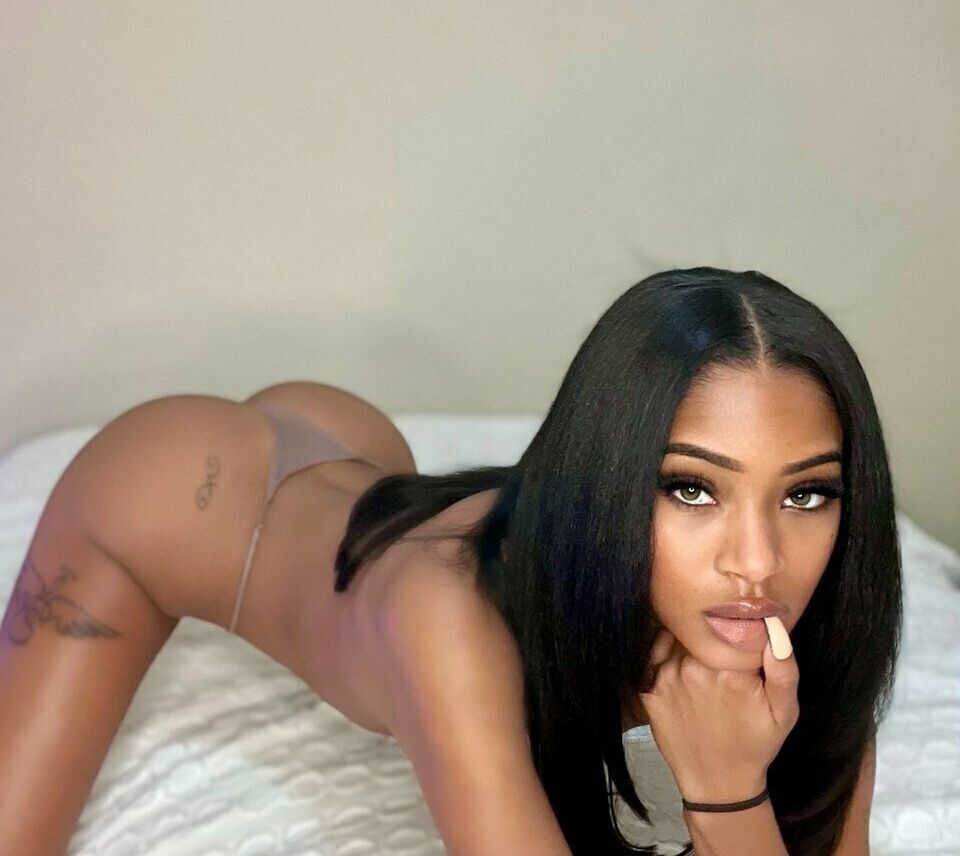 Isla Biza desnuda #108868014