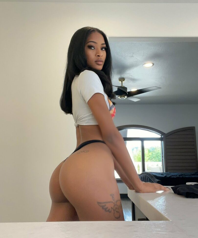 Isla Biza desnuda #108868052