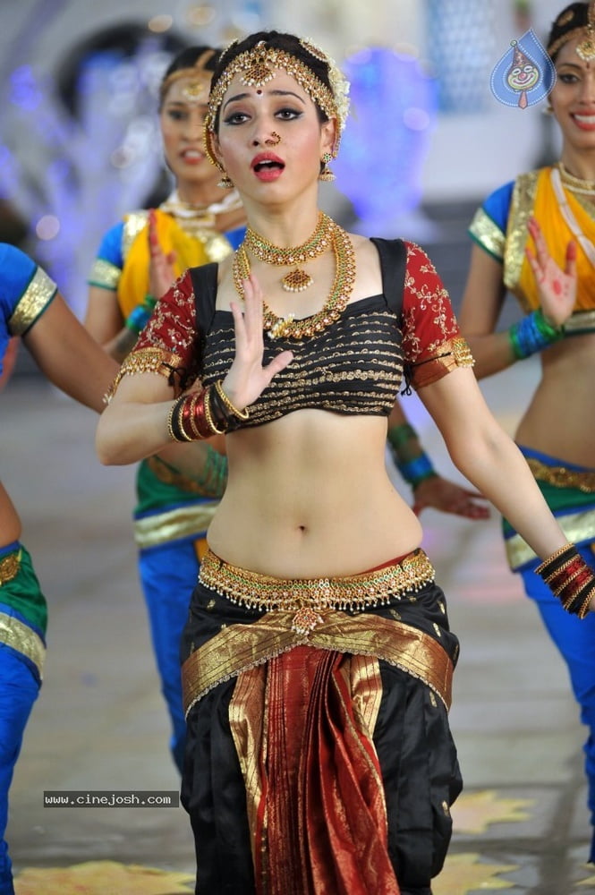 Südindische Schauspielerin - tamanna
 #89551970
