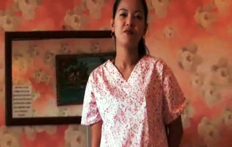 Femme de ménage philippine sexy
 #104413957