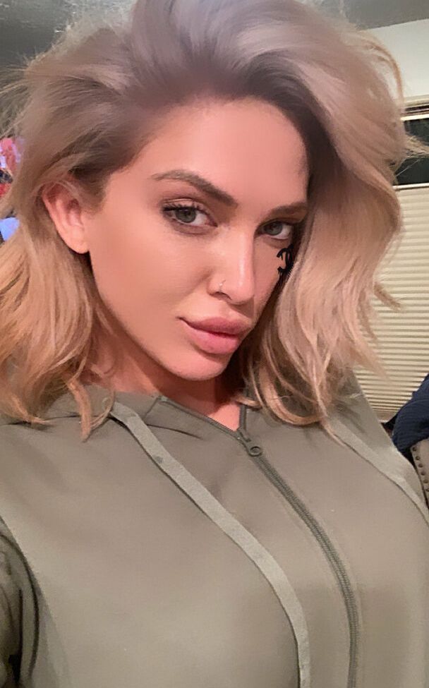 Christina Savoyy desnuda #108776812