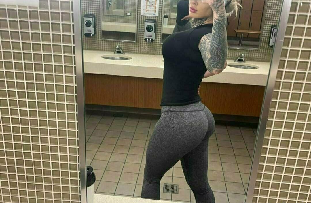 Christina Savoyy desnuda #108776819