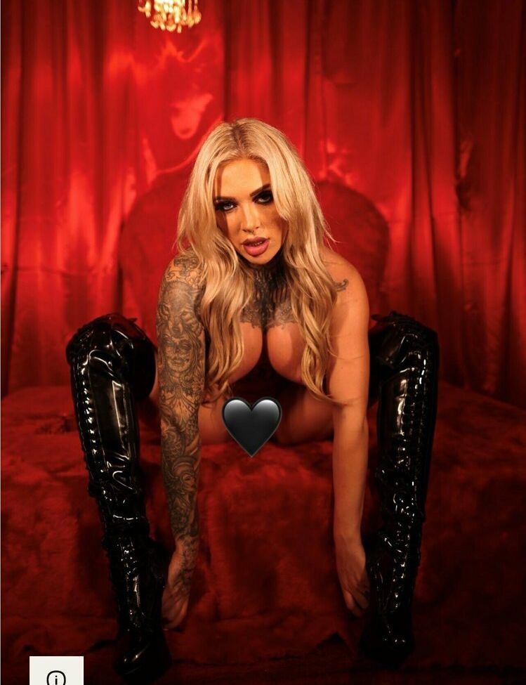 Christina Savoyy desnuda #108776874