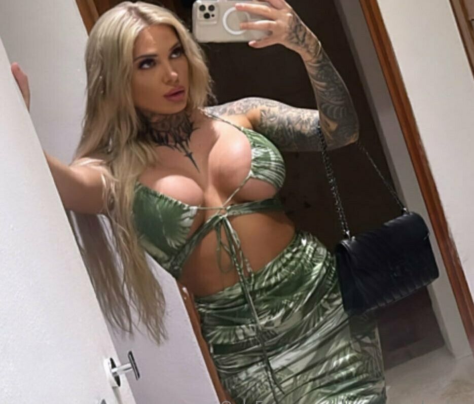 Christina Savoyy nude #108777026