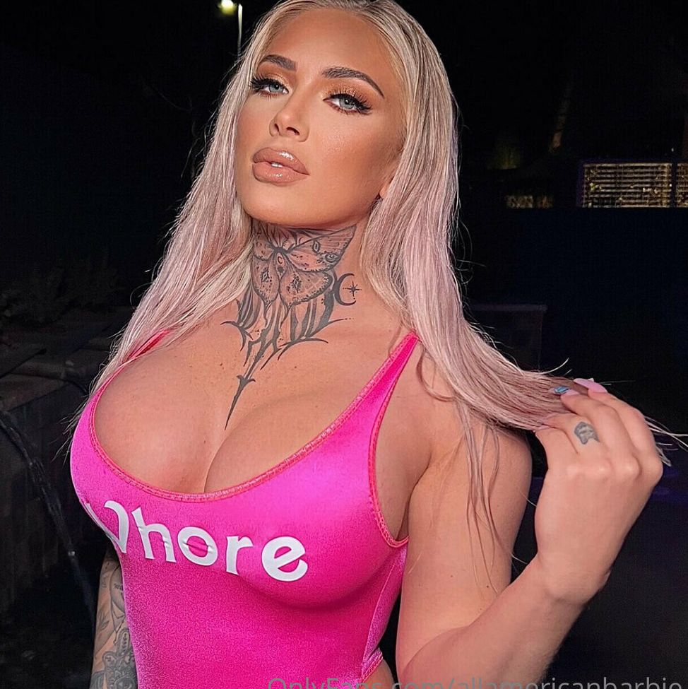 Christina Savoyy desnuda #108777074