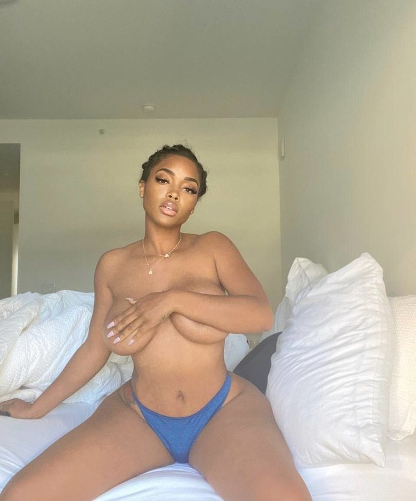 Mayberrychynna1 desnuda #109856155