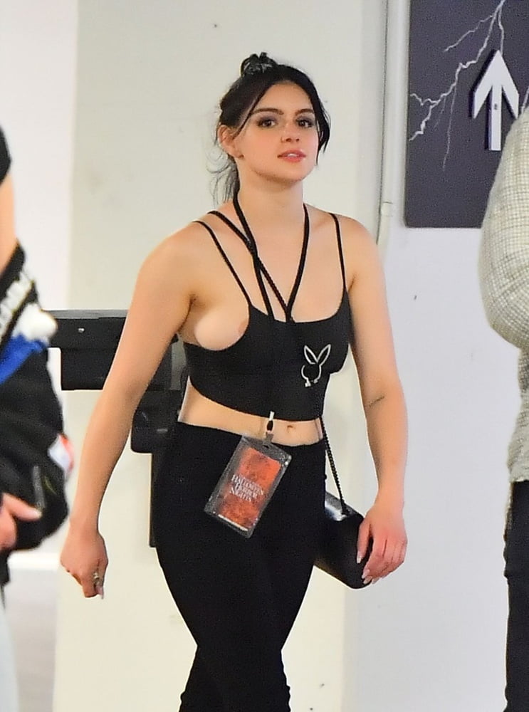 Ariel Winter 2 - Would you give this slut a thick cum facial #100253198
