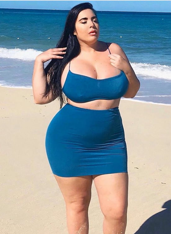 Thick and Curvy #92702053