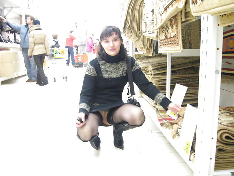 FLASHING IN SHOPS #88842022