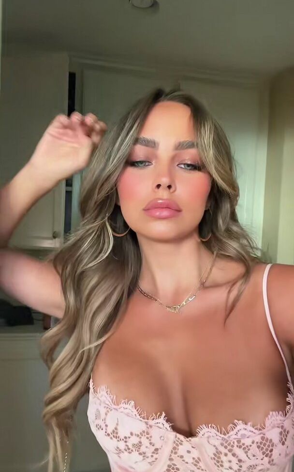 Adison Justis desnuda #109014845