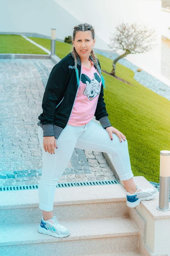 Casada cavalona do cu grande #90845275