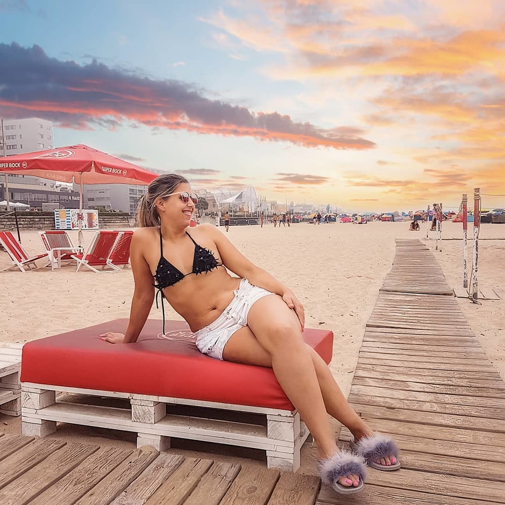 Casada cavalona do cu grande
 #90845290