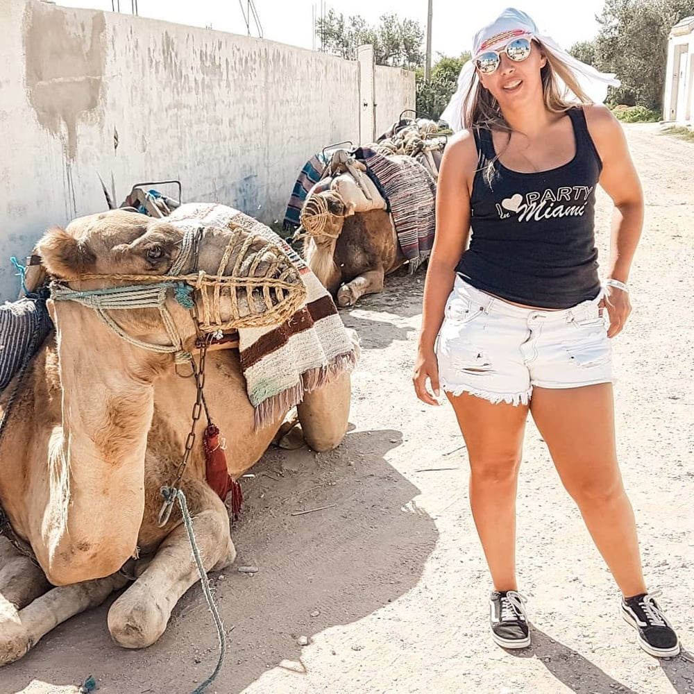 Casada cavalona do cu grande
 #90845293