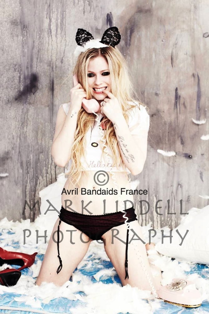 Avril Lavigne Princess of cum #96024663