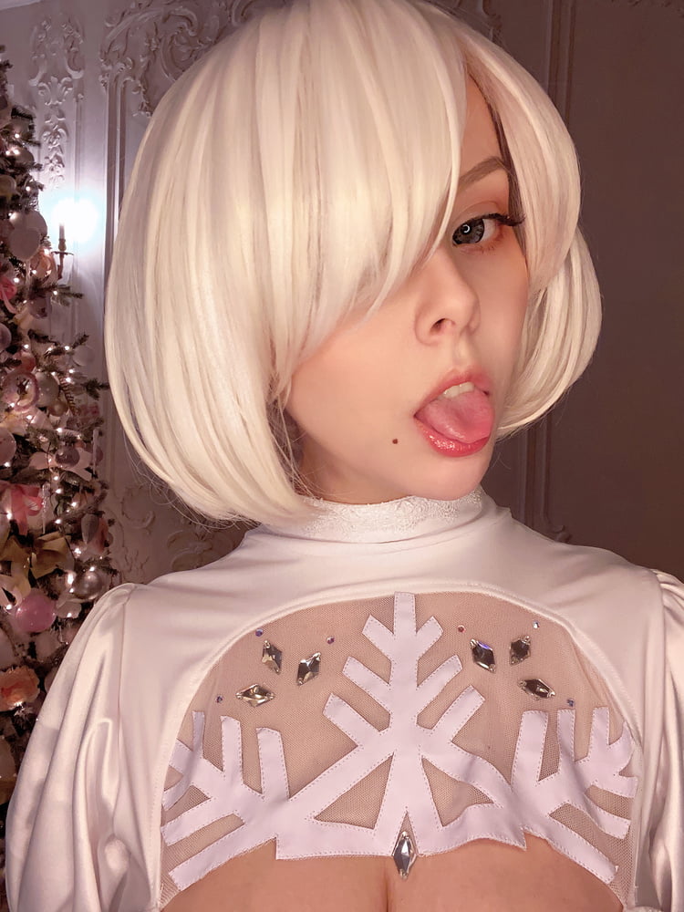 Dhm - 2b Winter-Selfies
 #87516533