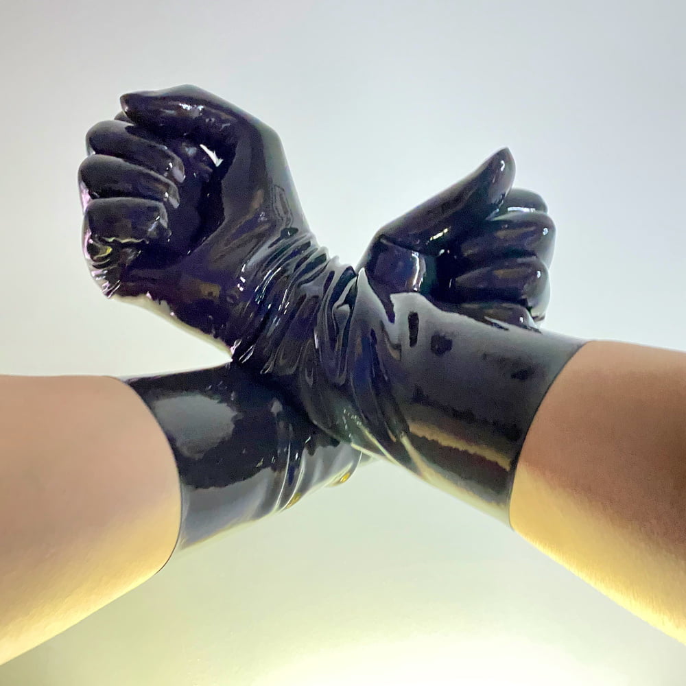 #LatexSeries 02 - Study - Gloves #107187588