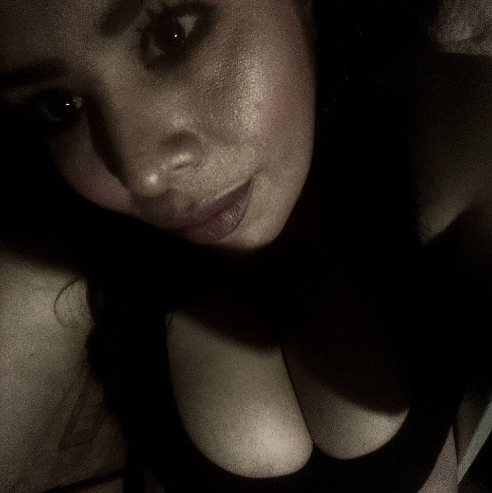 M i l f f b o w o r l d
 #96668173