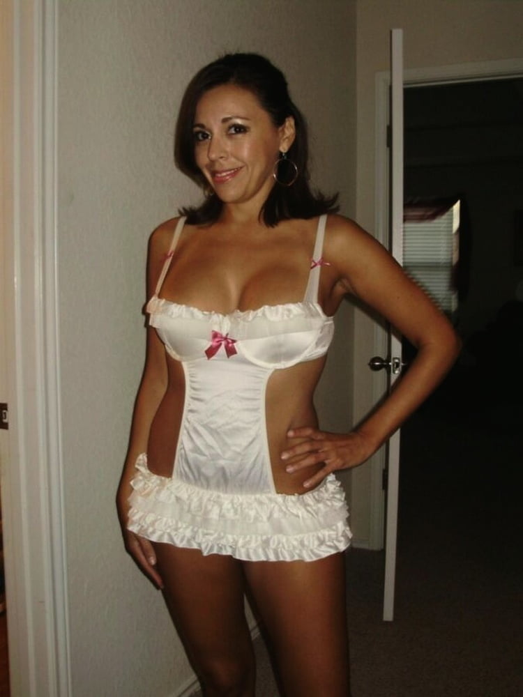 Latina milf
 #104752002