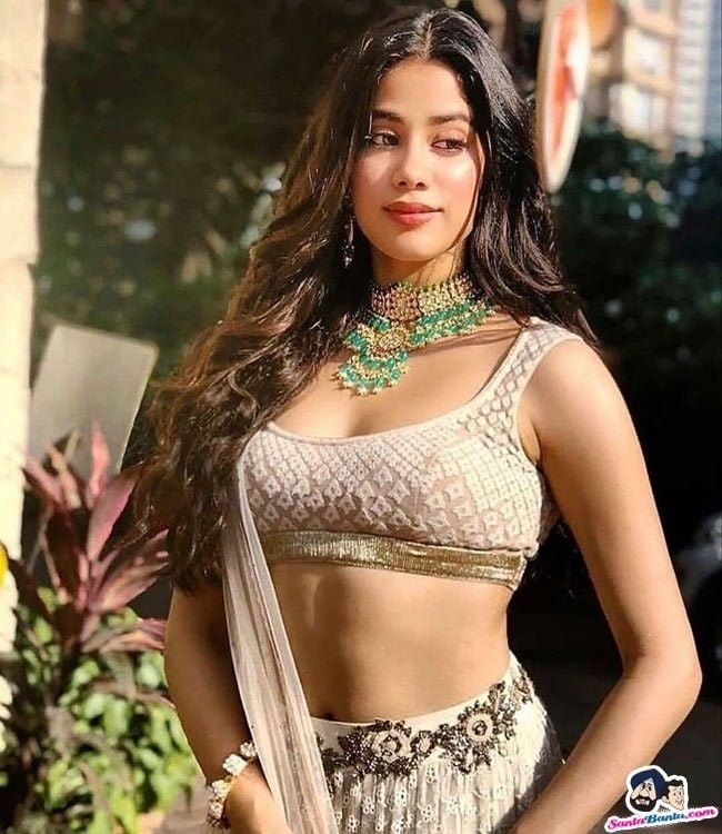 Janhvi kapoor sexy hot
 #102389550