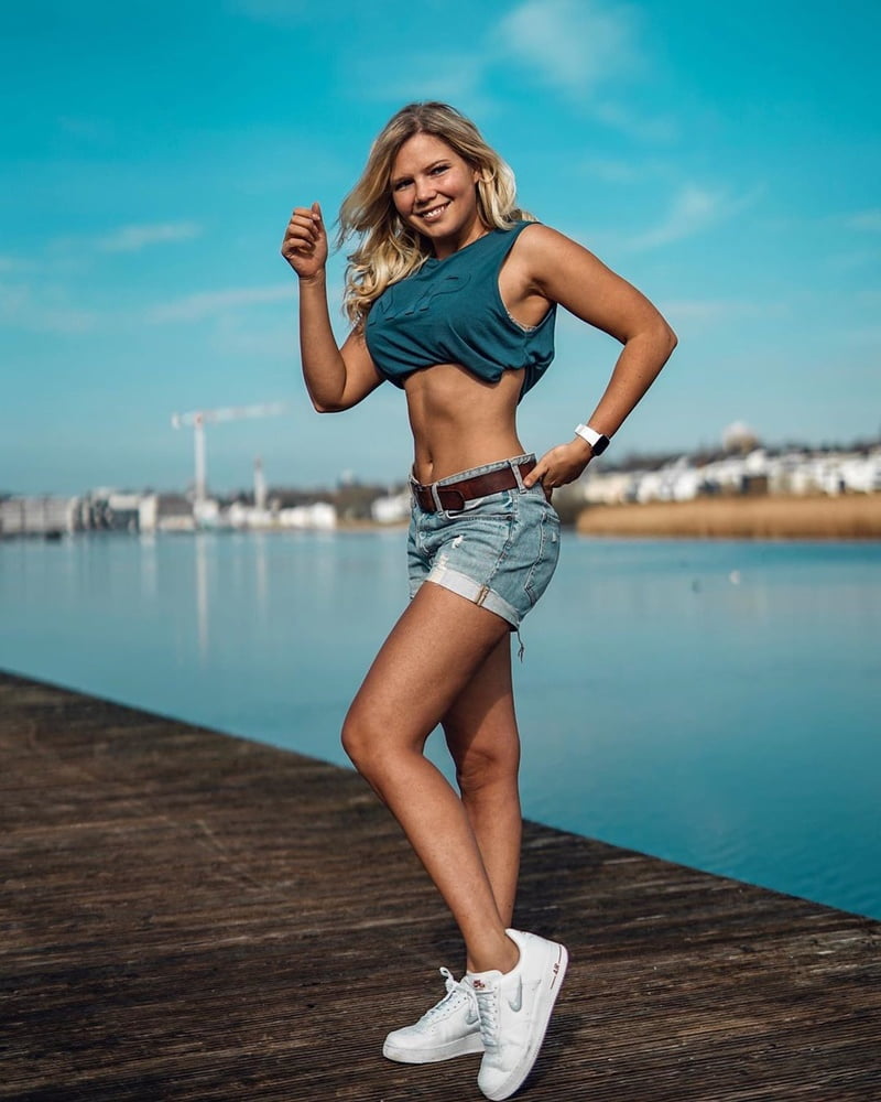 Corinna - heißes blondes deutsches Fitnessstudio-Babe - tolle Titten & Arsch
 #89288985