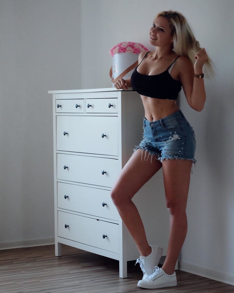 Corinna - heißes blondes deutsches Fitnessstudio-Babe - tolle Titten & Arsch
 #89289243