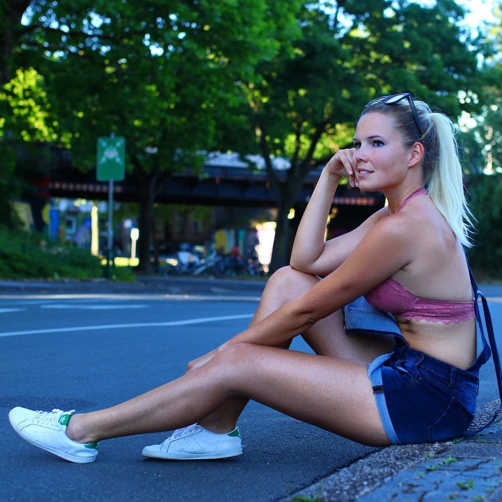 Corinna - heißes blondes deutsches Fitnessstudio-Babe - tolle Titten & Arsch
 #89289267