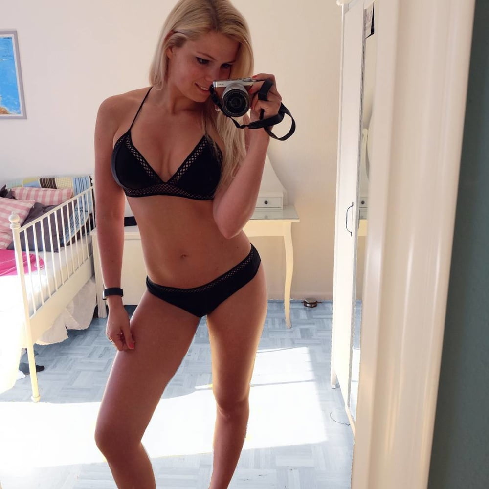 Corinna - heißes blondes deutsches Fitnessstudio-Babe - tolle Titten & Arsch
 #89289435