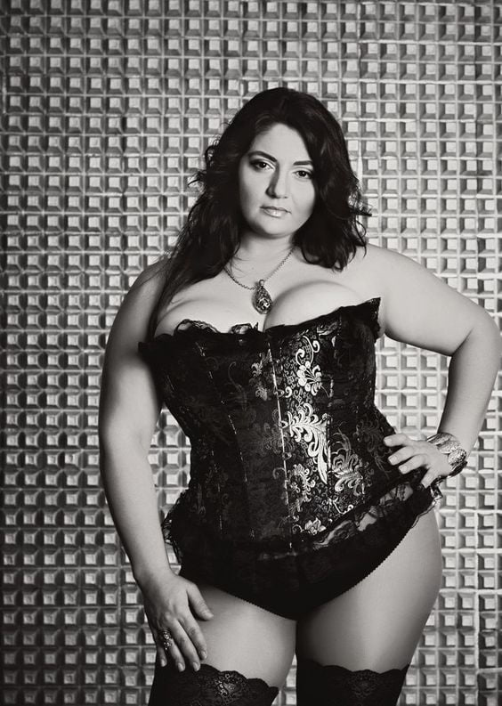 Caderas anchas de las mujeres 329
 #104976729