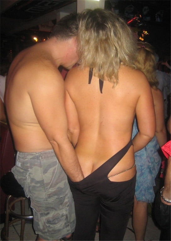 Ese vestido, esas piernas, ese culo
 #95852506