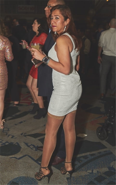 Ese vestido, esas piernas, ese culo
 #95852629